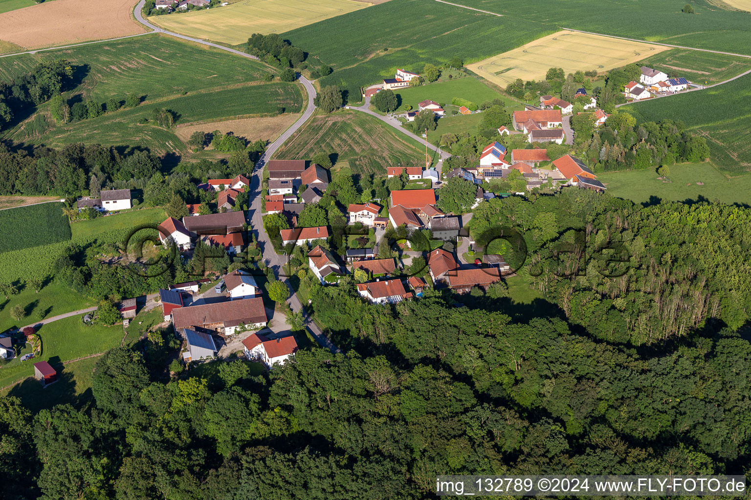 Vue aérienne de Quartier Pilberskofen in Mamming dans le département Bavière, Allemagne