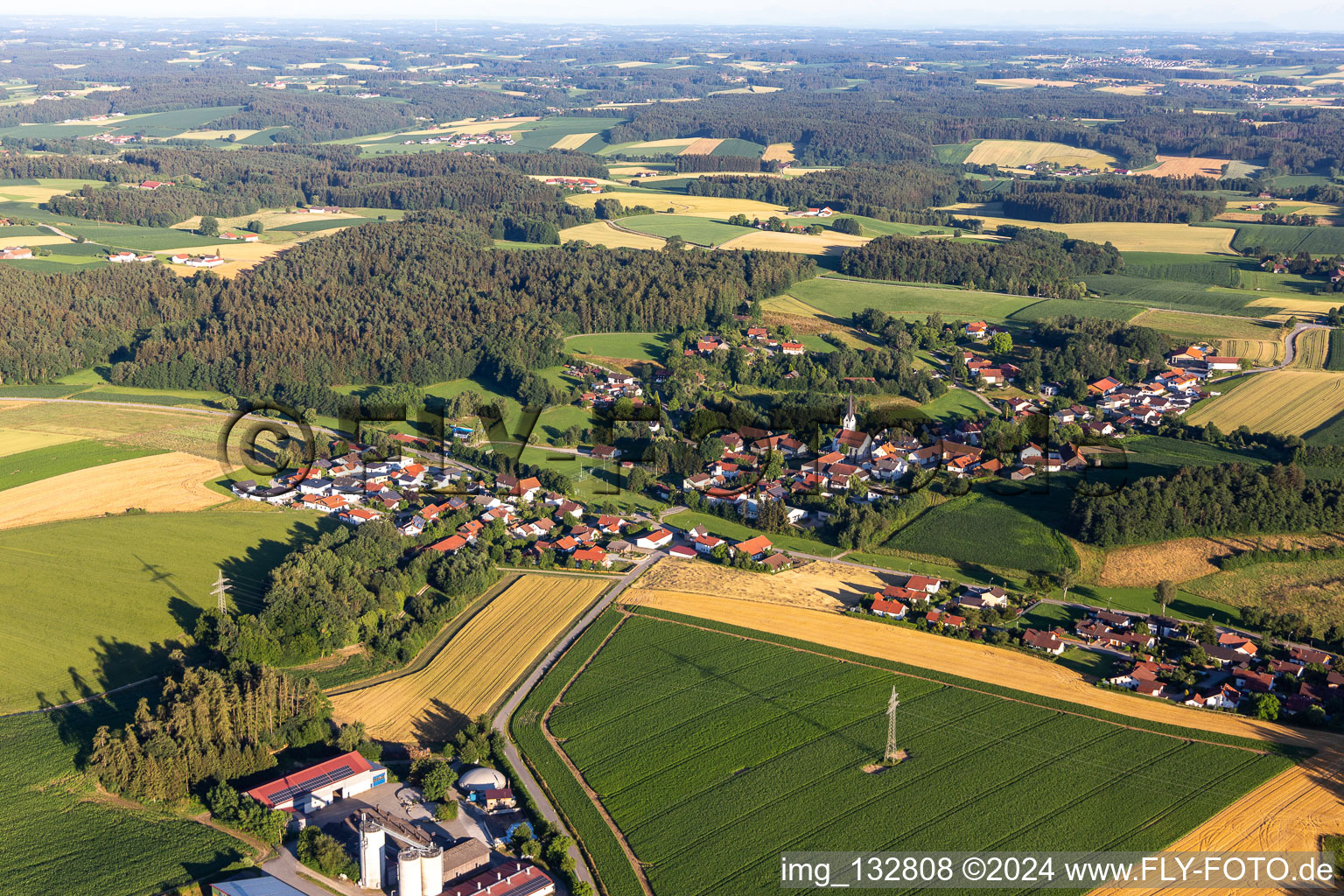 Vue aérienne de Quartier Ruhstorf in Simbach dans le département Bavière, Allemagne