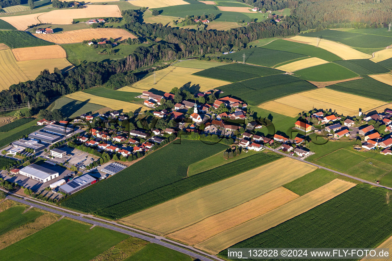 Vue aérienne de Quartier Hainberg in Arnstorf dans le département Bavière, Allemagne