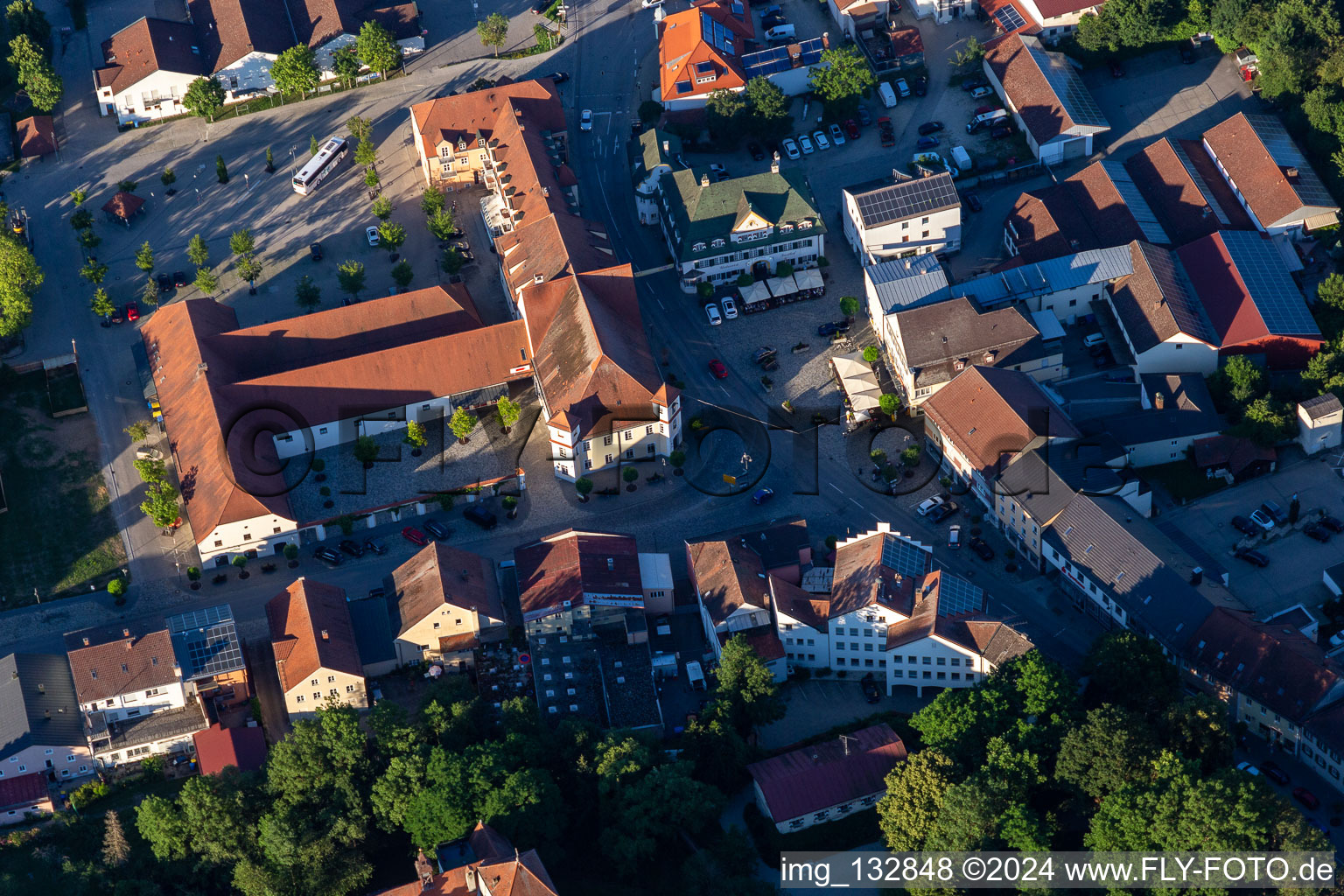 Vue aérienne de Marché inférieur à Arnstorf dans le département Bavière, Allemagne