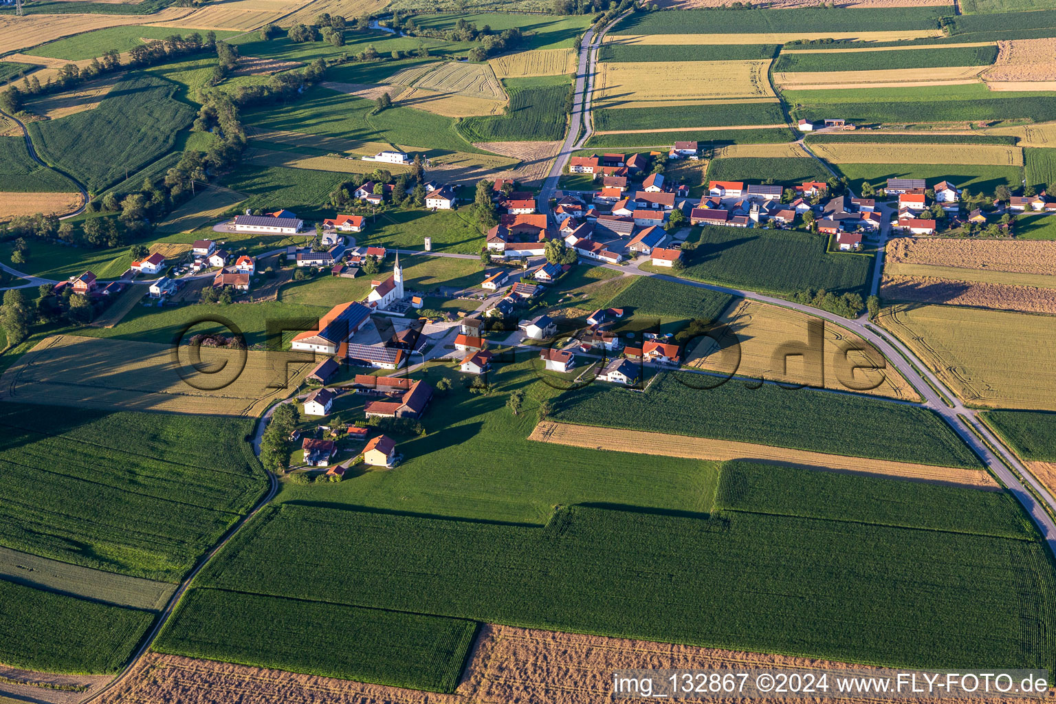 Vue aérienne de Quartier Obergrafendorf in Roßbach dans le département Bavière, Allemagne