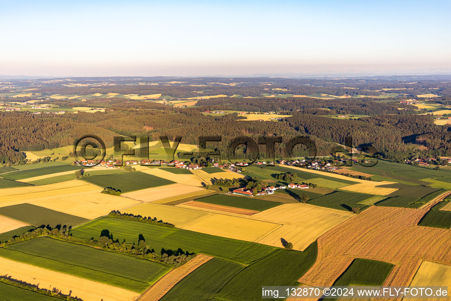 Vue aérienne de Quartier Thanndorf in Roßbach dans le département Bavière, Allemagne