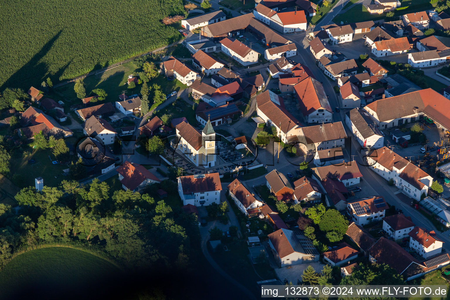 Vue aérienne de Saint Michel en Münchsdorf à le quartier Münchsdorf in Roßbach dans le département Bavière, Allemagne