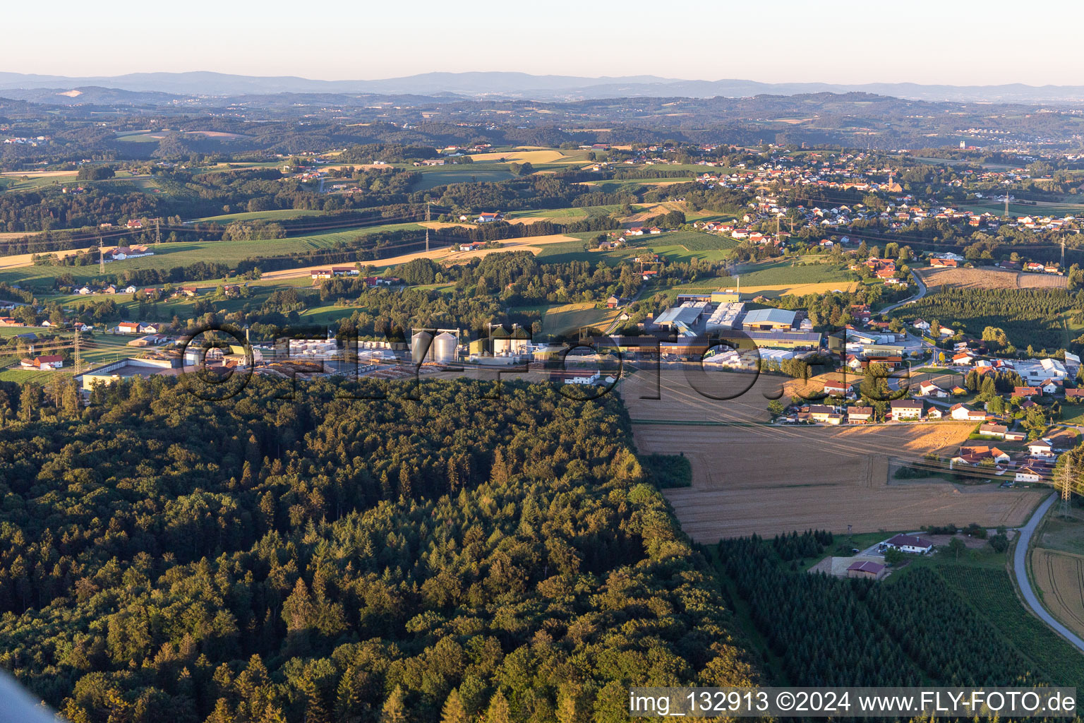 Photographie aérienne de Holzwerke Weinzierl GmbH à le quartier Eben in Vilshofen an der Donau dans le département Bavière, Allemagne