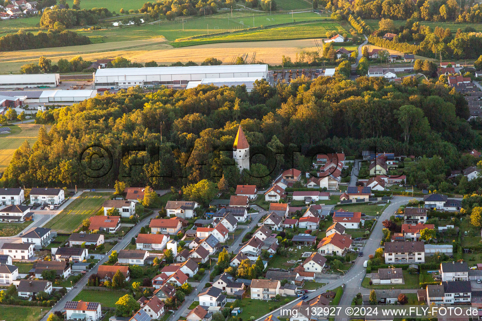 Vue aérienne de Château d'eau en Altenmarkt à le quartier Altenmarkt in Osterhofen dans le département Bavière, Allemagne