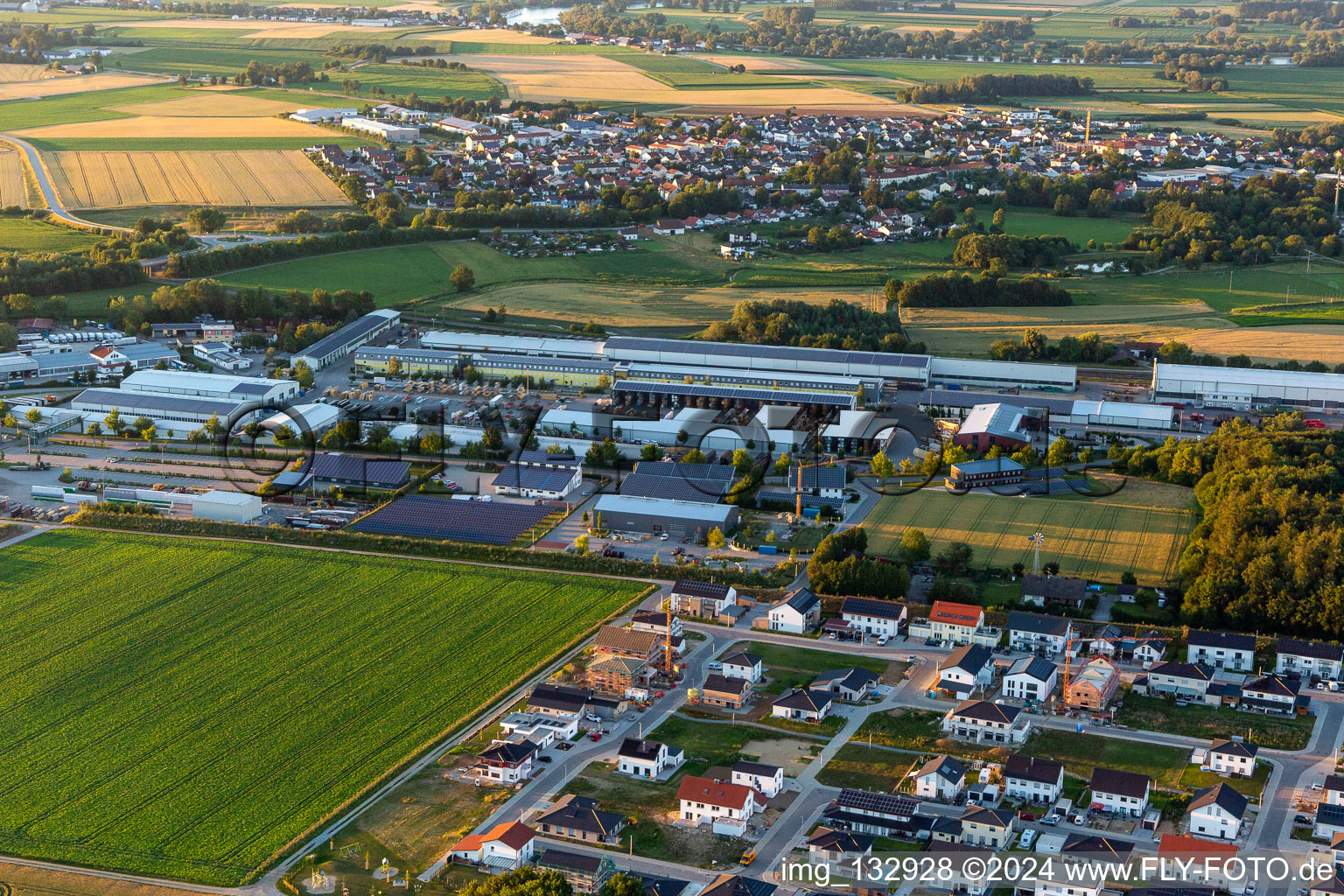 Vue aérienne de Wolf System GmbH dans la zone industrielle d'Am Stadtwald en Altenmarkt à le quartier Altenmarkt in Osterhofen dans le département Bavière, Allemagne