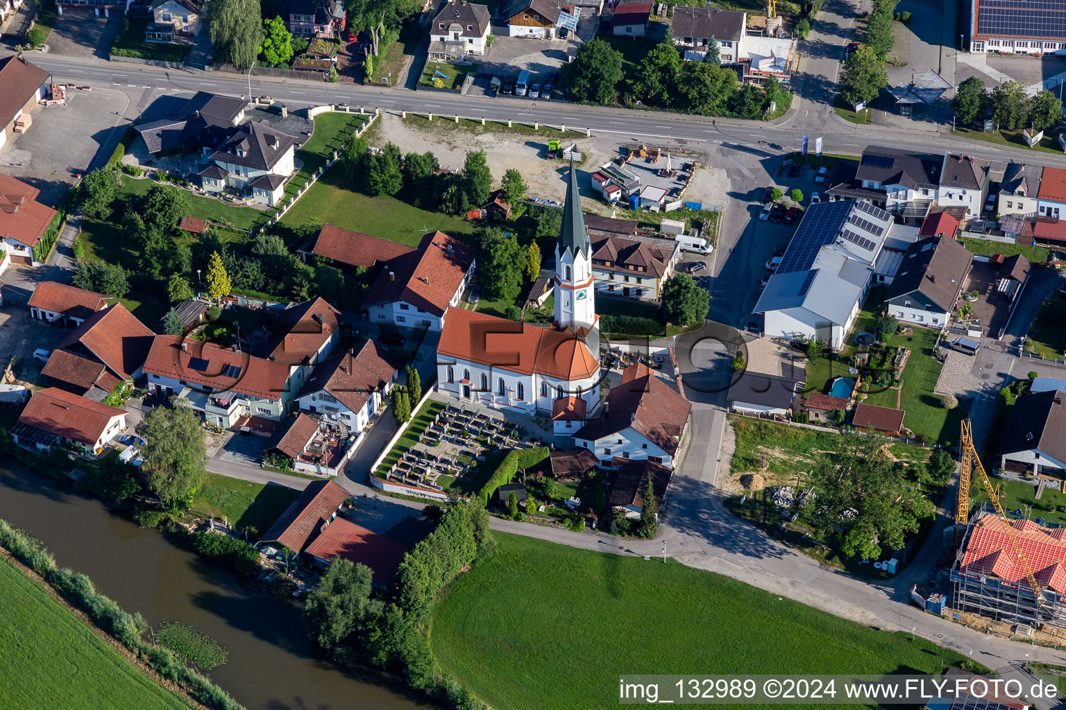 Vue aérienne de Saint-Gilles à Aham dans le département Bavière, Allemagne