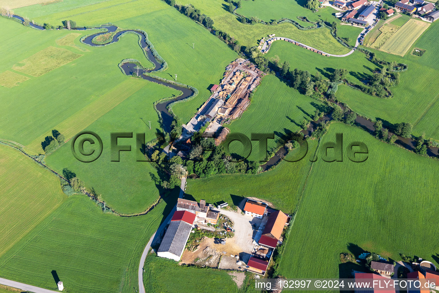 Vue aérienne de Scierie sur les Vils à Rutting à le quartier Rutting in Schalkham dans le département Bavière, Allemagne