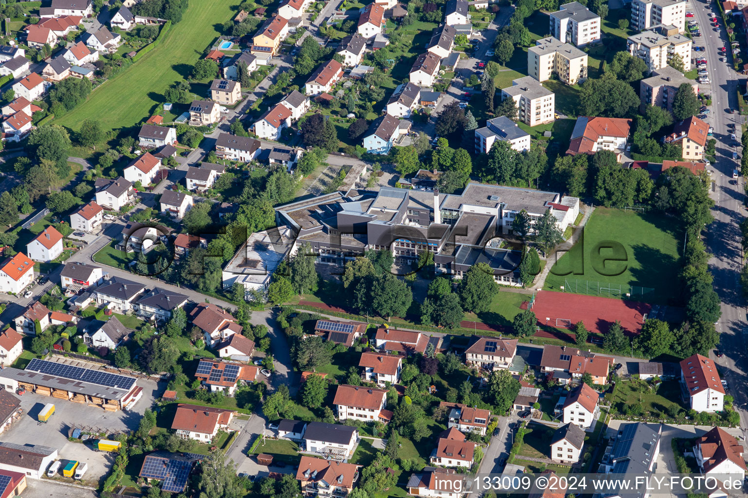 Vue aérienne de Lycée public Vilsbiburg à Vilsbiburg dans le département Bavière, Allemagne