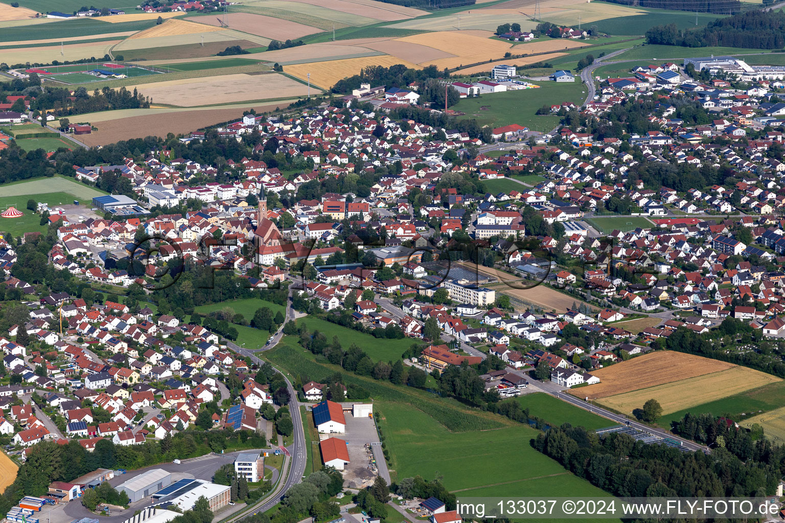 Vue aérienne de Geisenhausen dans le département Bavière, Allemagne