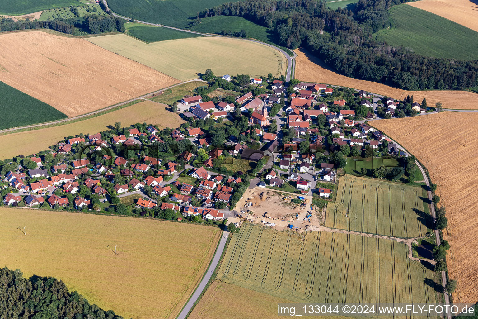 Vue aérienne de Quartier Hohenegglkofen in Kumhausen dans le département Bavière, Allemagne