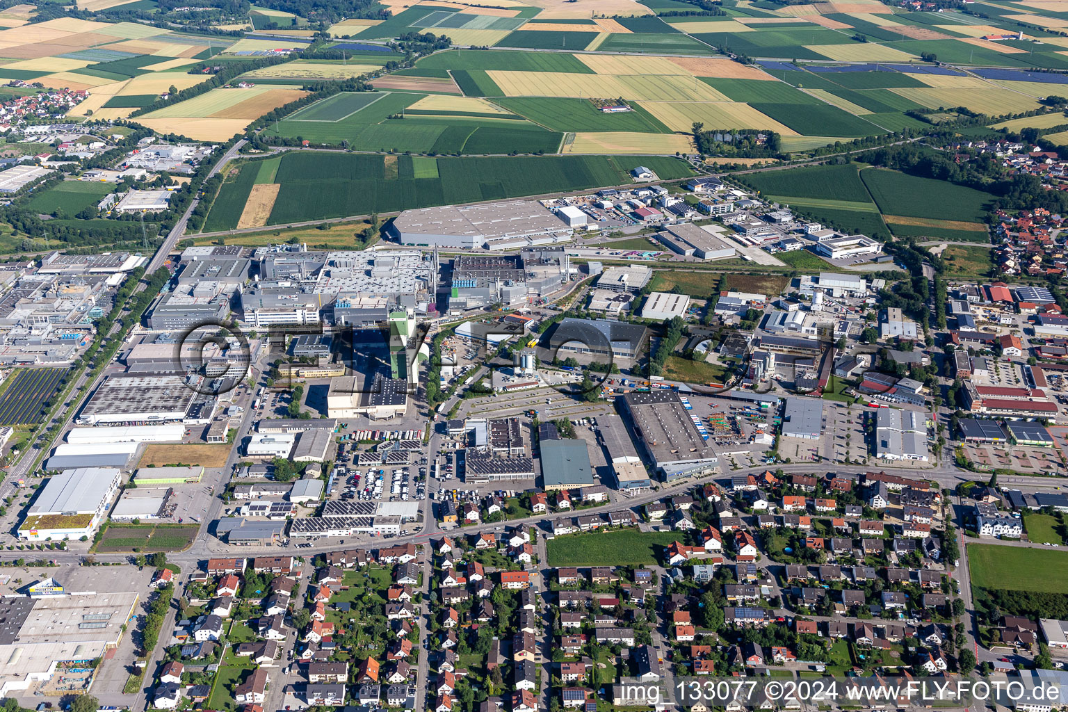 Vue aérienne de Usine BMW 4.1 Landshut à Ergolding dans le département Bavière, Allemagne