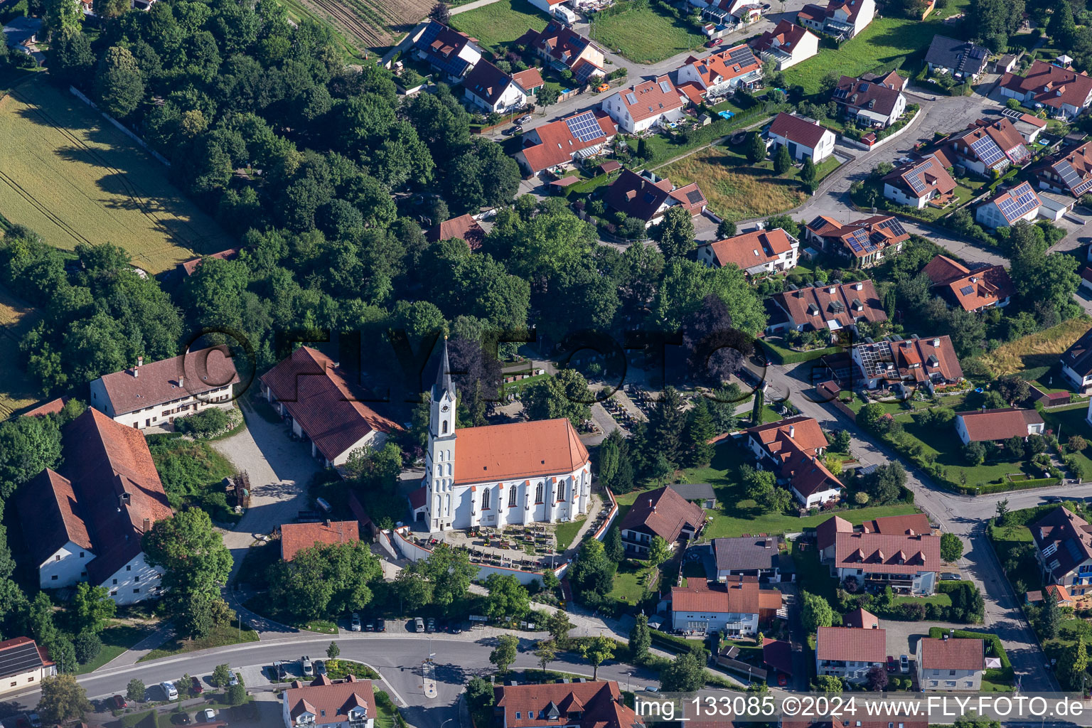 Vue aérienne de Saint-Pierre à Ergolding dans le département Bavière, Allemagne