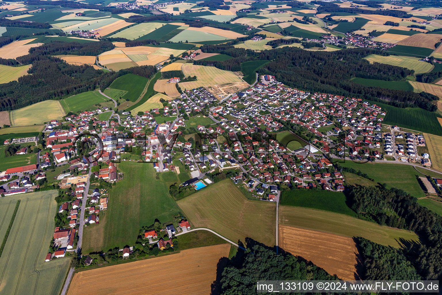 Vue aérienne de Quartier Obergambach in Hohenthann dans le département Bavière, Allemagne