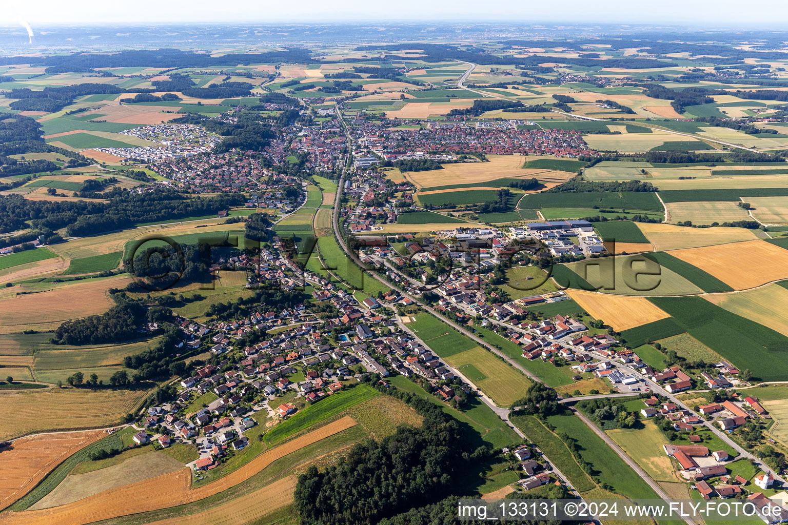 Vue aérienne de Quartier Unterdörnbach in Ergoldsbach dans le département Bavière, Allemagne