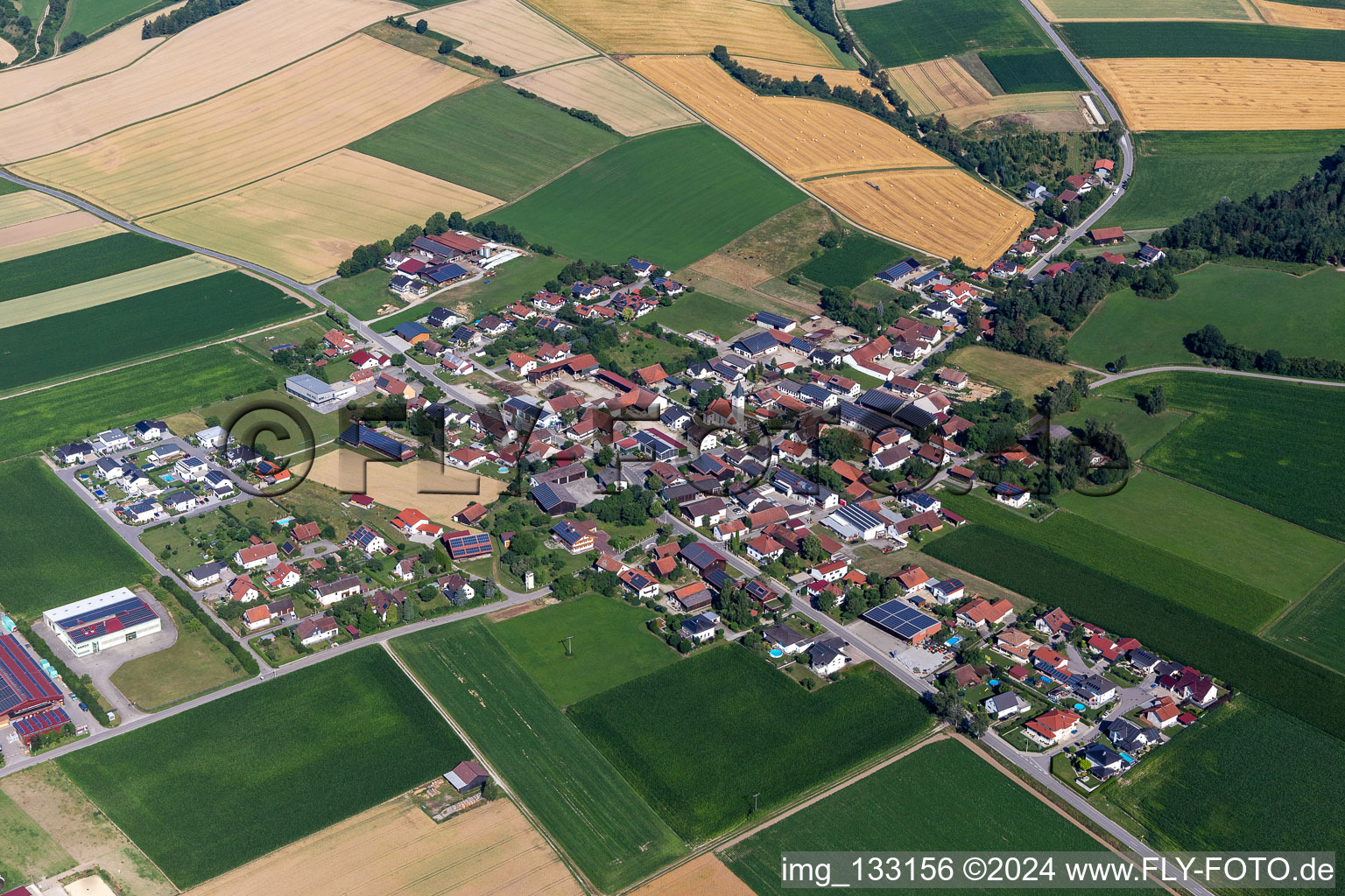 Vue aérienne de Quartier Rimbach in Moosthenning dans le département Bavière, Allemagne