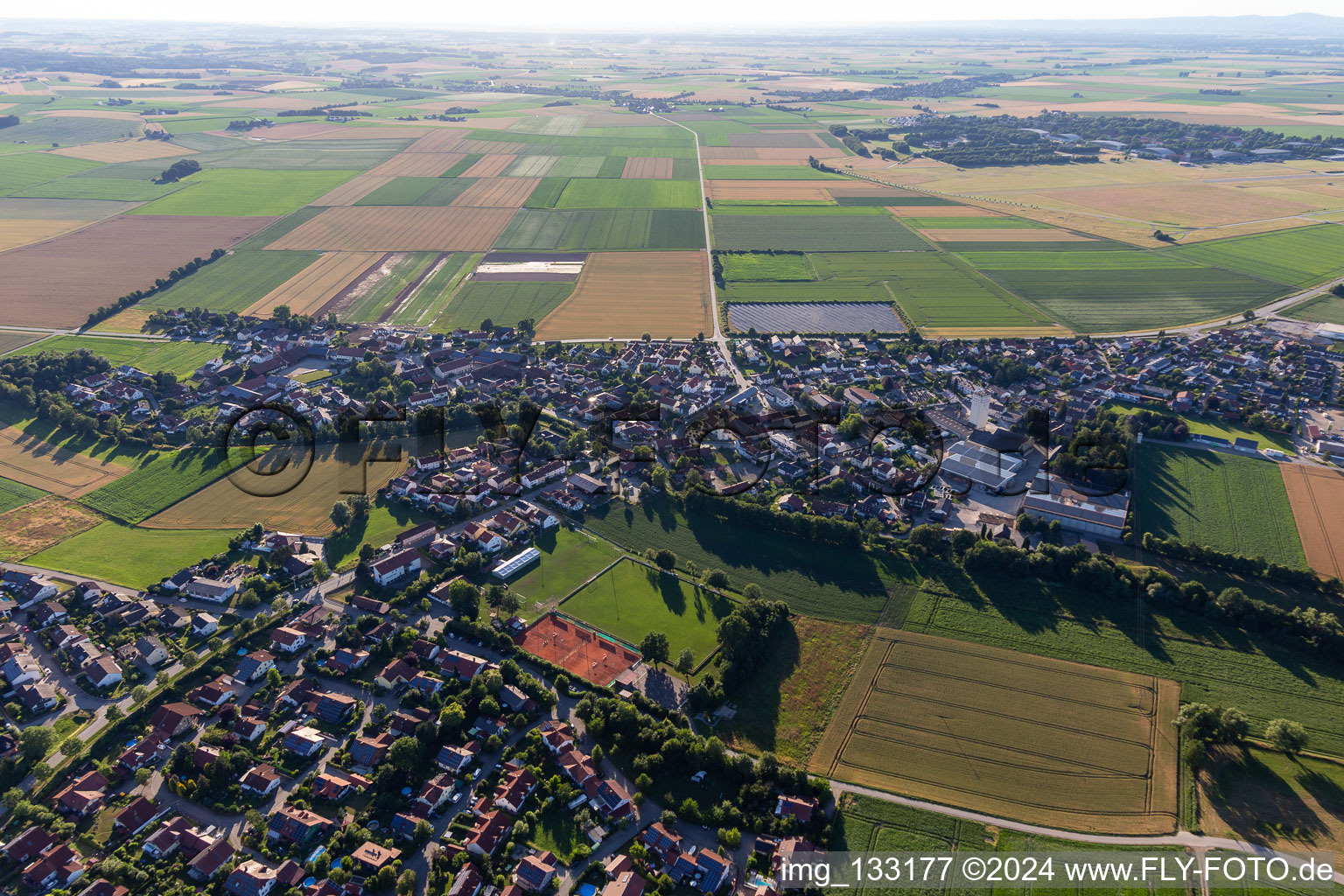 Vue aérienne de Quartier Piering in Salching dans le département Bavière, Allemagne