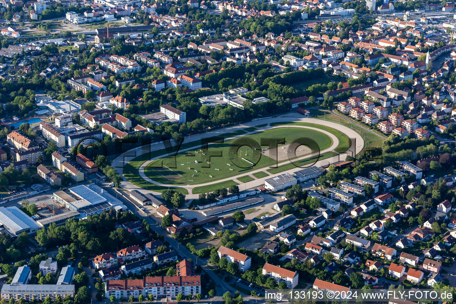 Vue aérienne de Piste de course attelée Straubing à Straubing dans le département Bavière, Allemagne