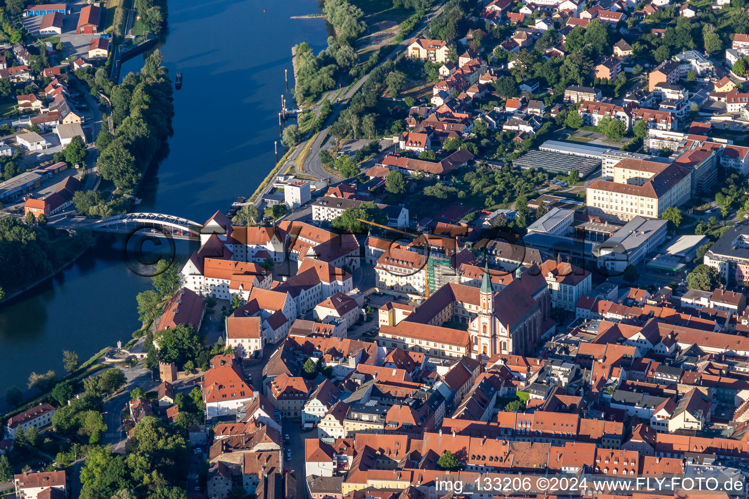 Vue aérienne de Bureau des impôts Straubing à Straubing dans le département Bavière, Allemagne