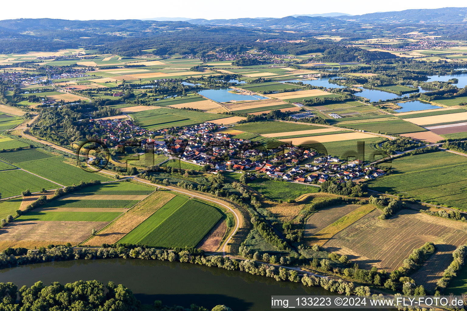 Vue aérienne de Quartier Kößnach in Kirchroth dans le département Bavière, Allemagne