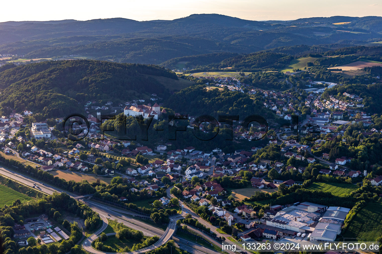 Vue aérienne de Wörth an der Donau dans le département Bavière, Allemagne