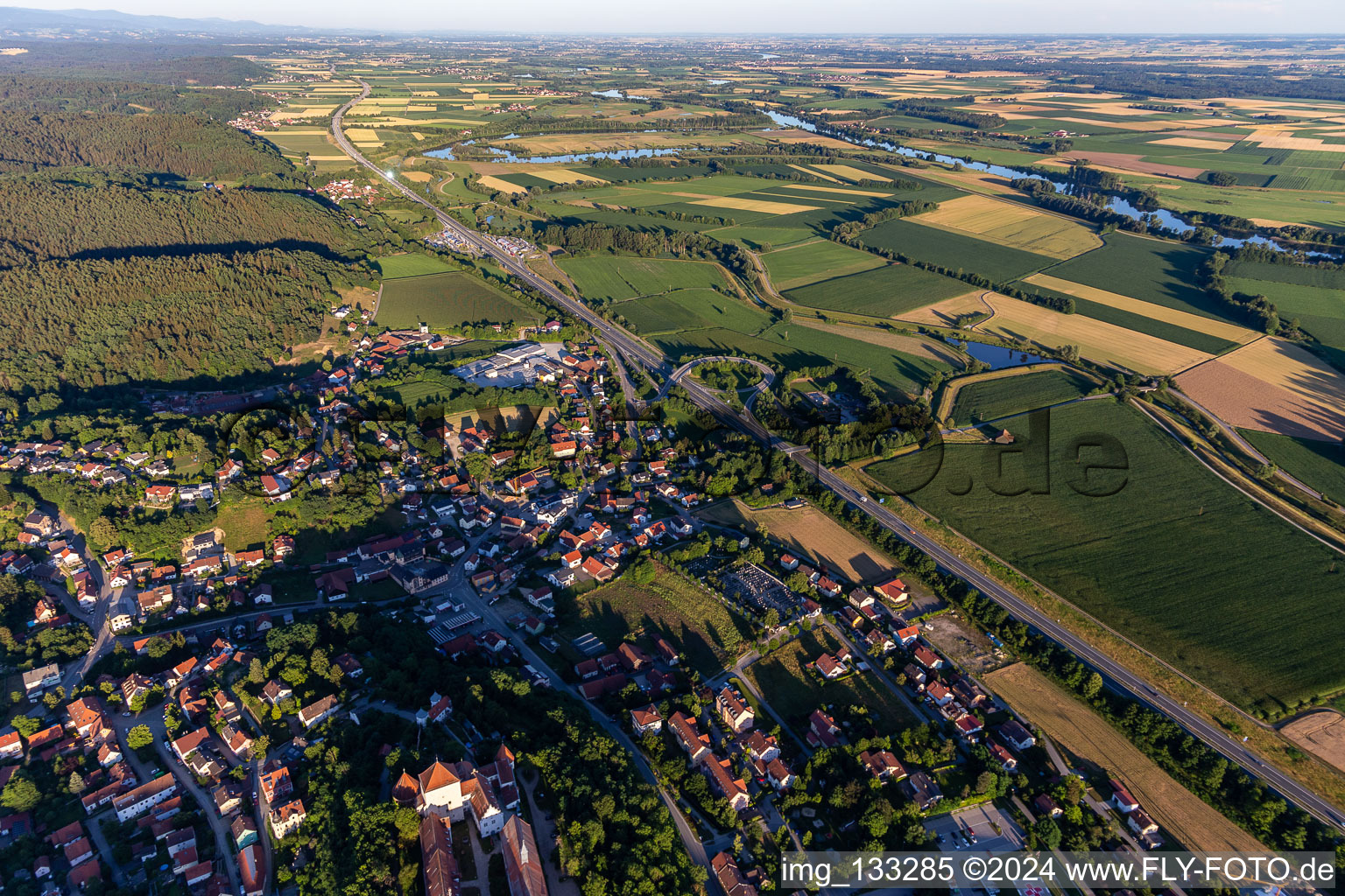 Vue aérienne de Quartier Hungersdorf in Wörth an der Donau dans le département Bavière, Allemagne