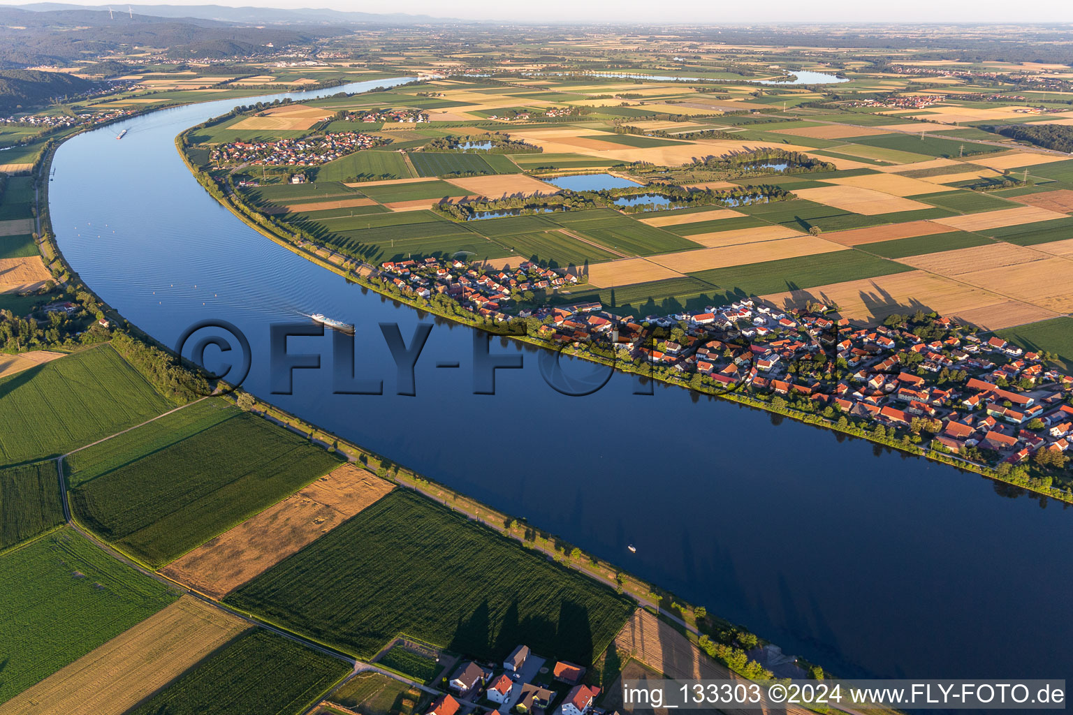 Photographie aérienne de Quartier Friesheim in Barbing dans le département Bavière, Allemagne