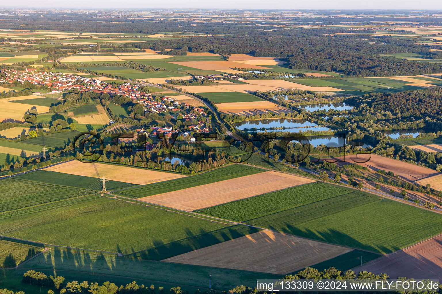 Vue aérienne de Quartier Geisling in Pfatter dans le département Bavière, Allemagne