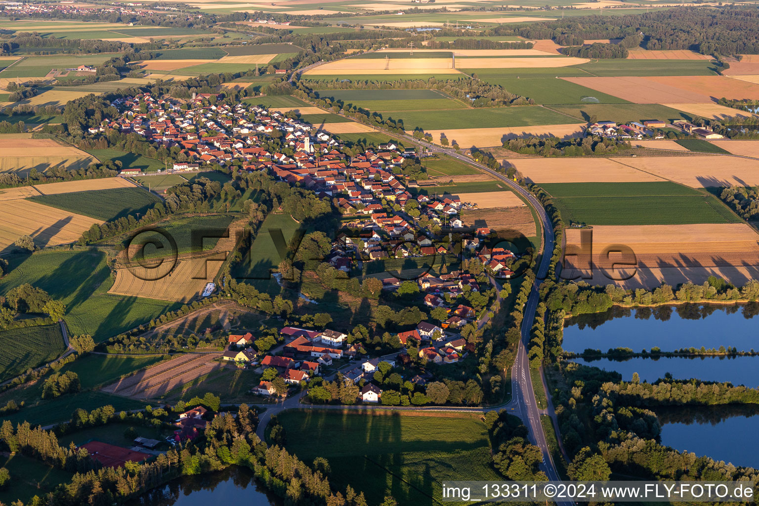 Vue aérienne de Quartier Geisling in Pfatter dans le département Bavière, Allemagne