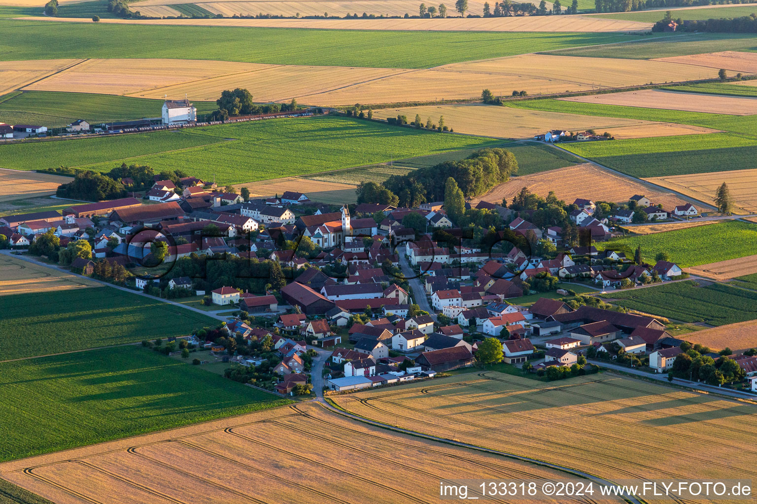 Vue aérienne de Quartier Taimering in Riekofen dans le département Bavière, Allemagne