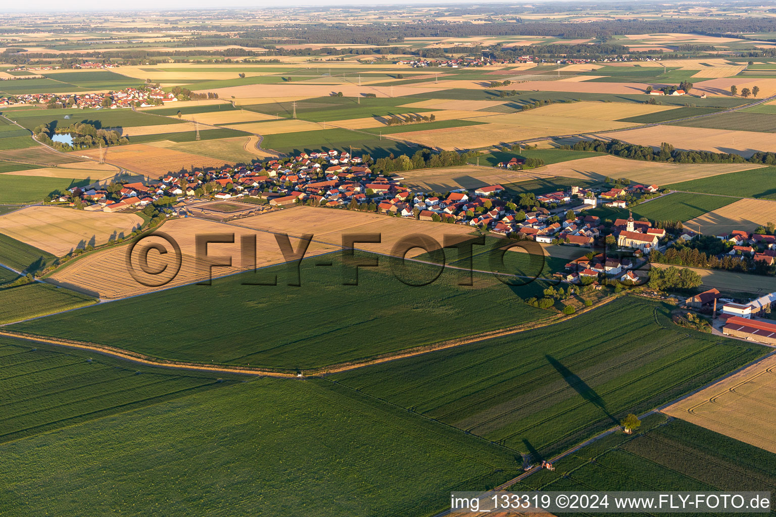 Vue aérienne de Riekofen dans le département Bavière, Allemagne