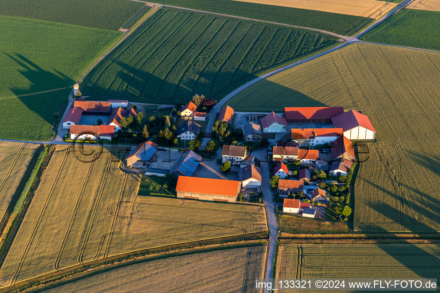 Vue aérienne de Quartier Ehring in Riekofen dans le département Bavière, Allemagne