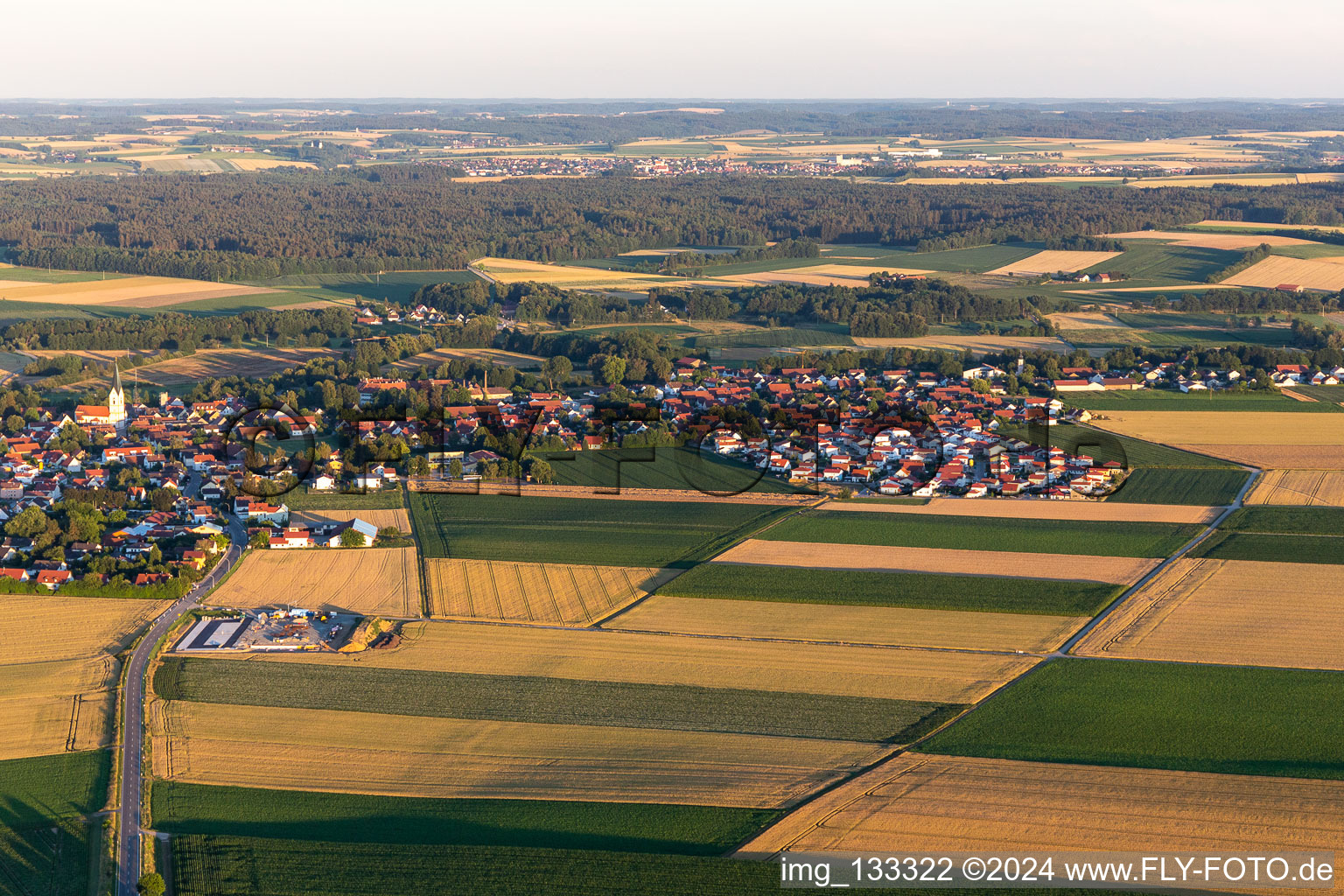 Vue aérienne de Sünching dans le département Bavière, Allemagne