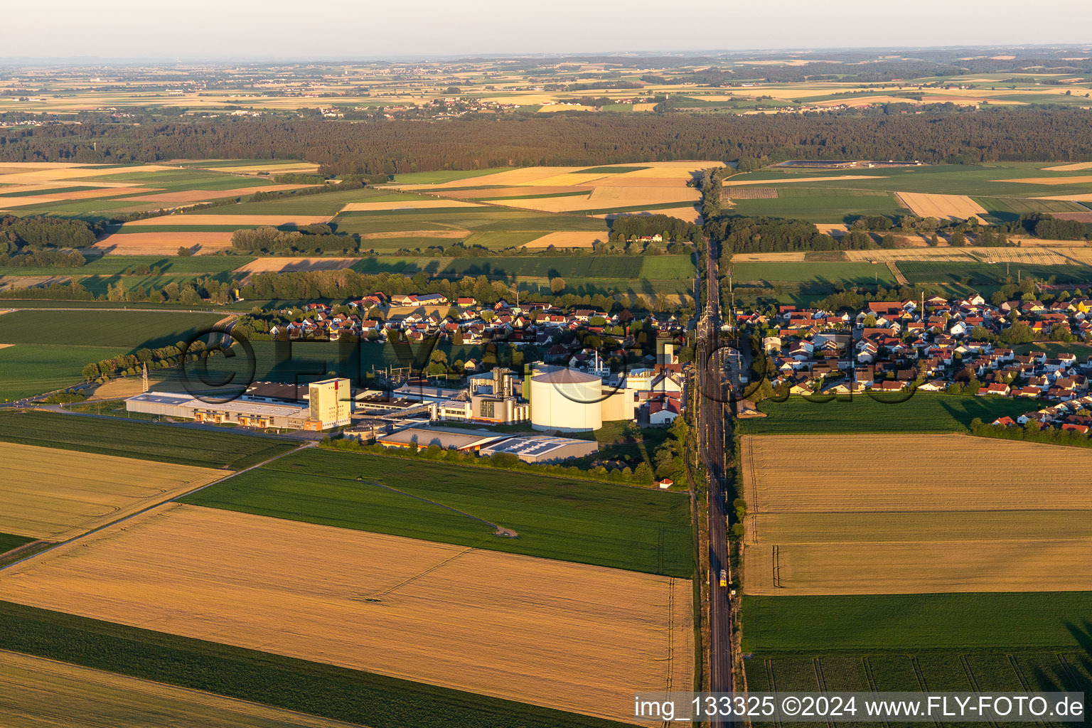 Vue oblique de Sünching dans le département Bavière, Allemagne