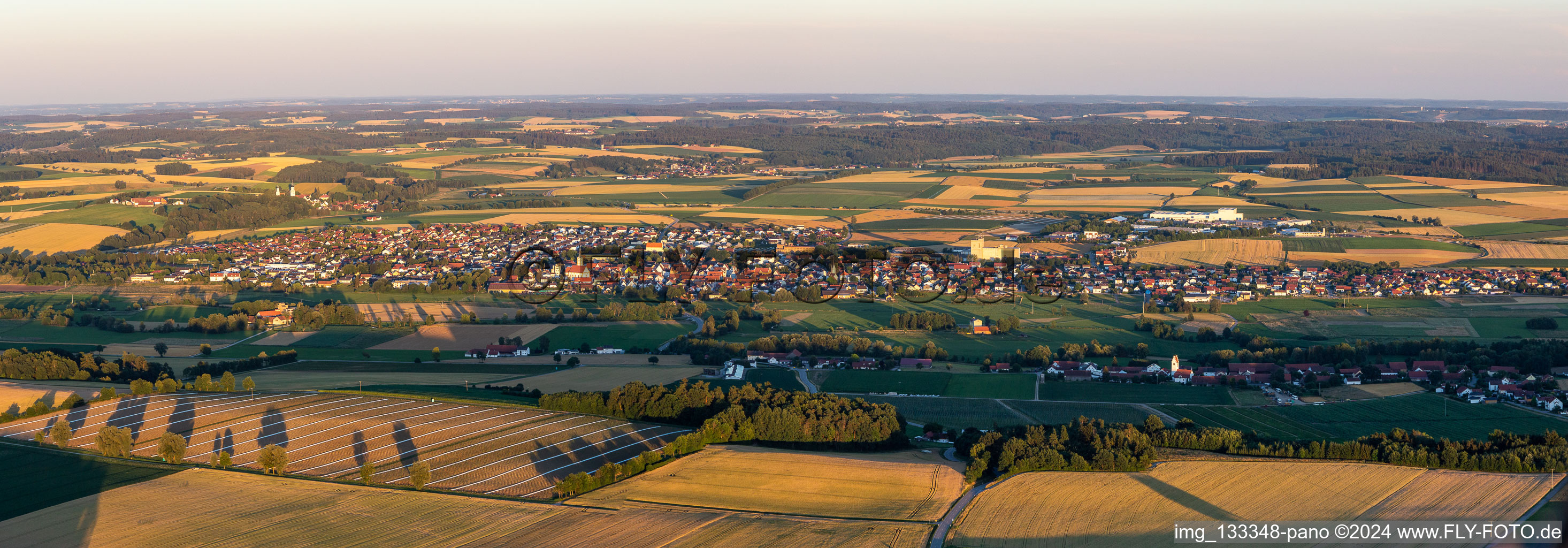 Vue aérienne de Geiselhöring dans le département Bavière, Allemagne