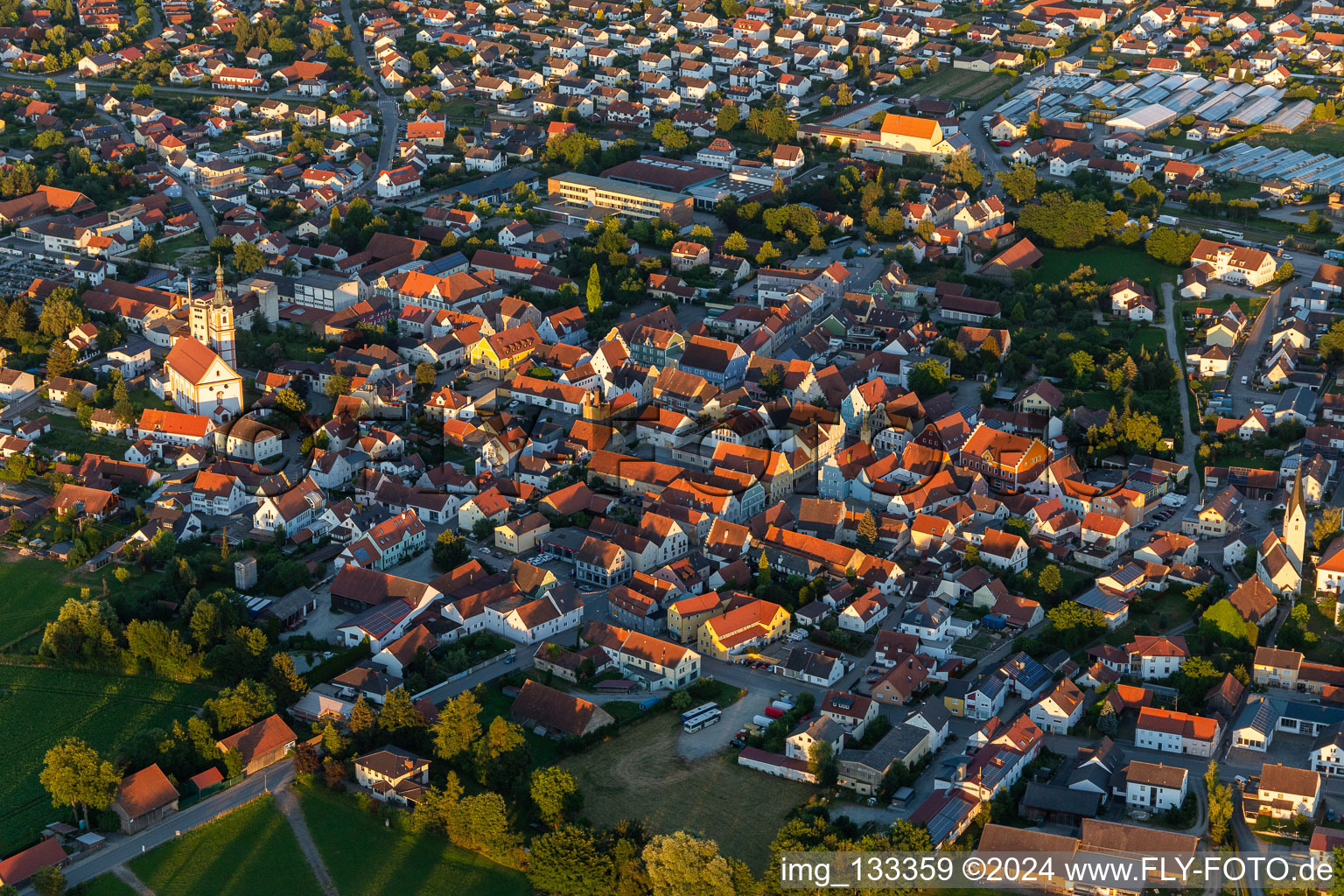 Vue d'oiseau de Geiselhöring dans le département Bavière, Allemagne