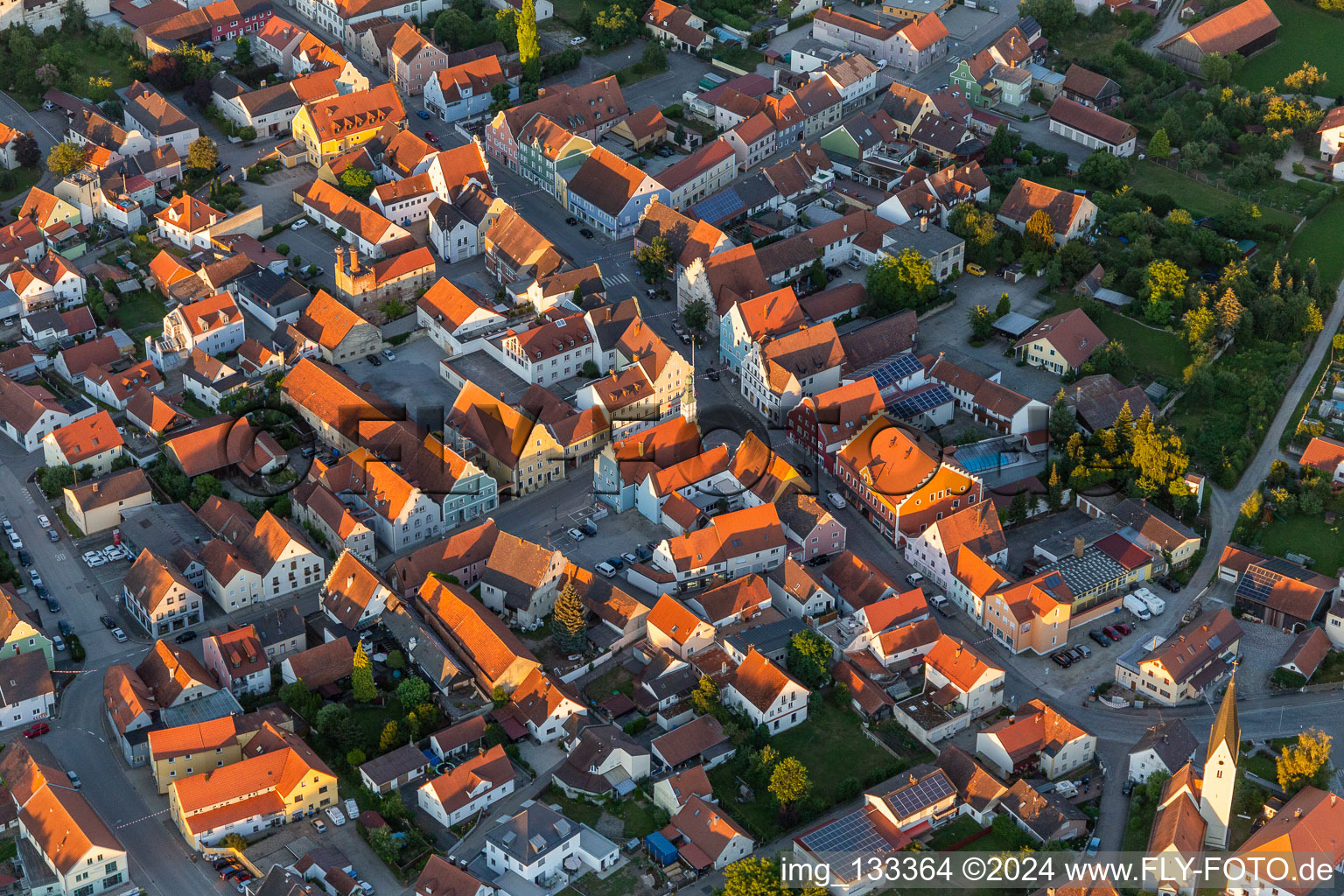 Vue aérienne de Place de la ville Regensburgerstr à Geiselhöring dans le département Bavière, Allemagne