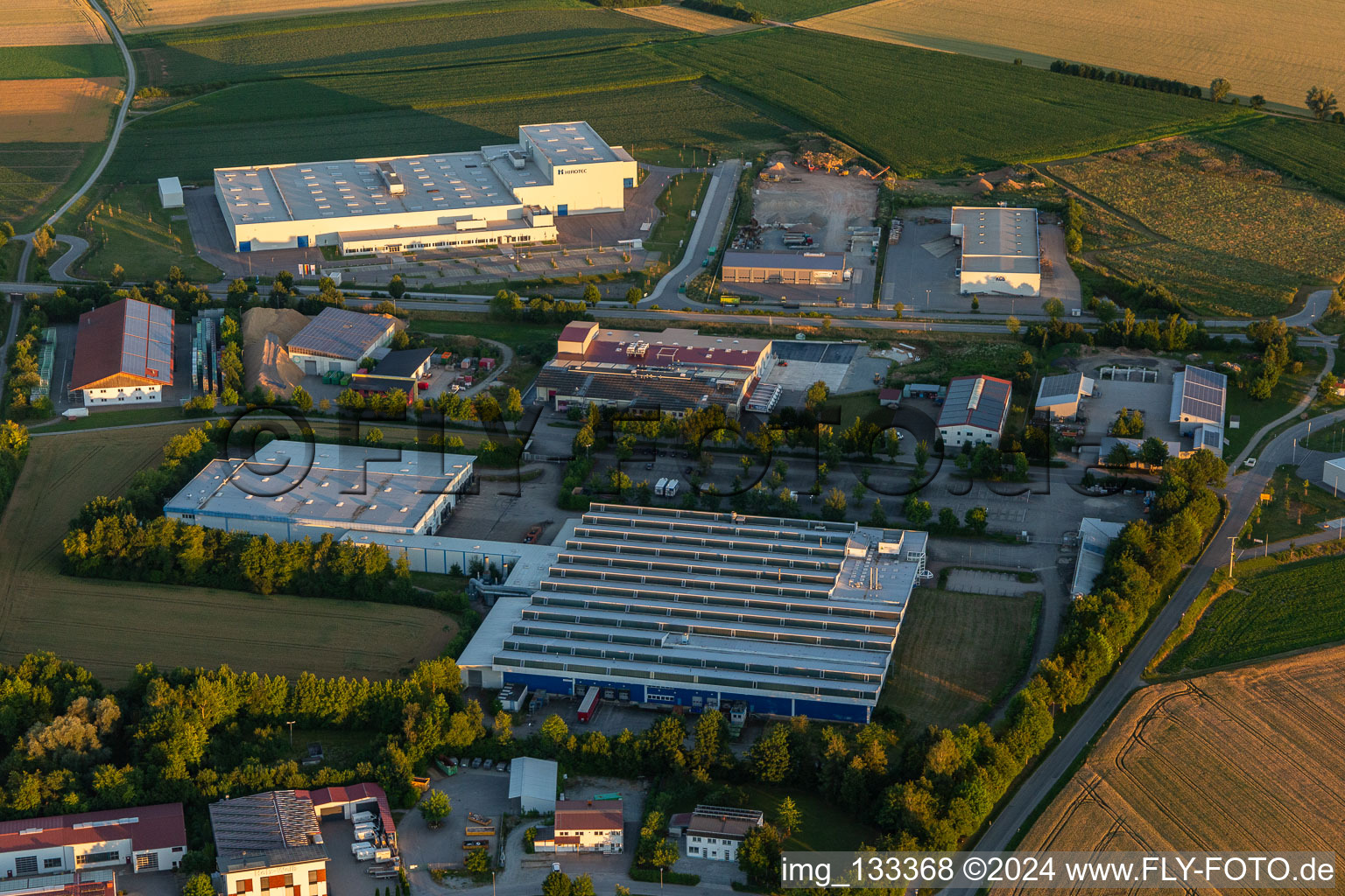 Vue aérienne de Amvian Automobile (Europe) à Geiselhöring dans le département Bavière, Allemagne