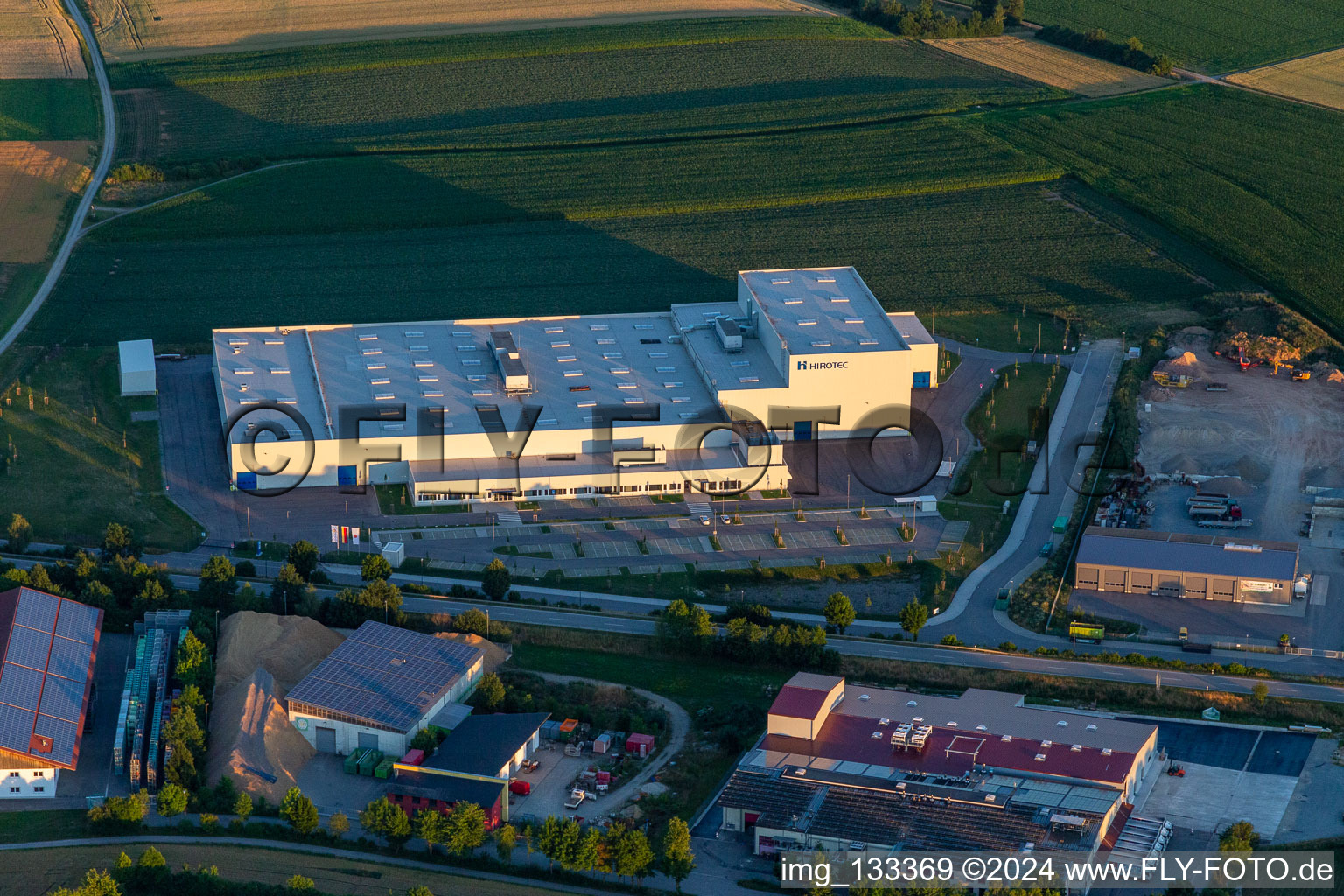 Vue aérienne de HIROTEC Manufacturing Deutschland GmbH à Geiselhöring dans le département Bavière, Allemagne