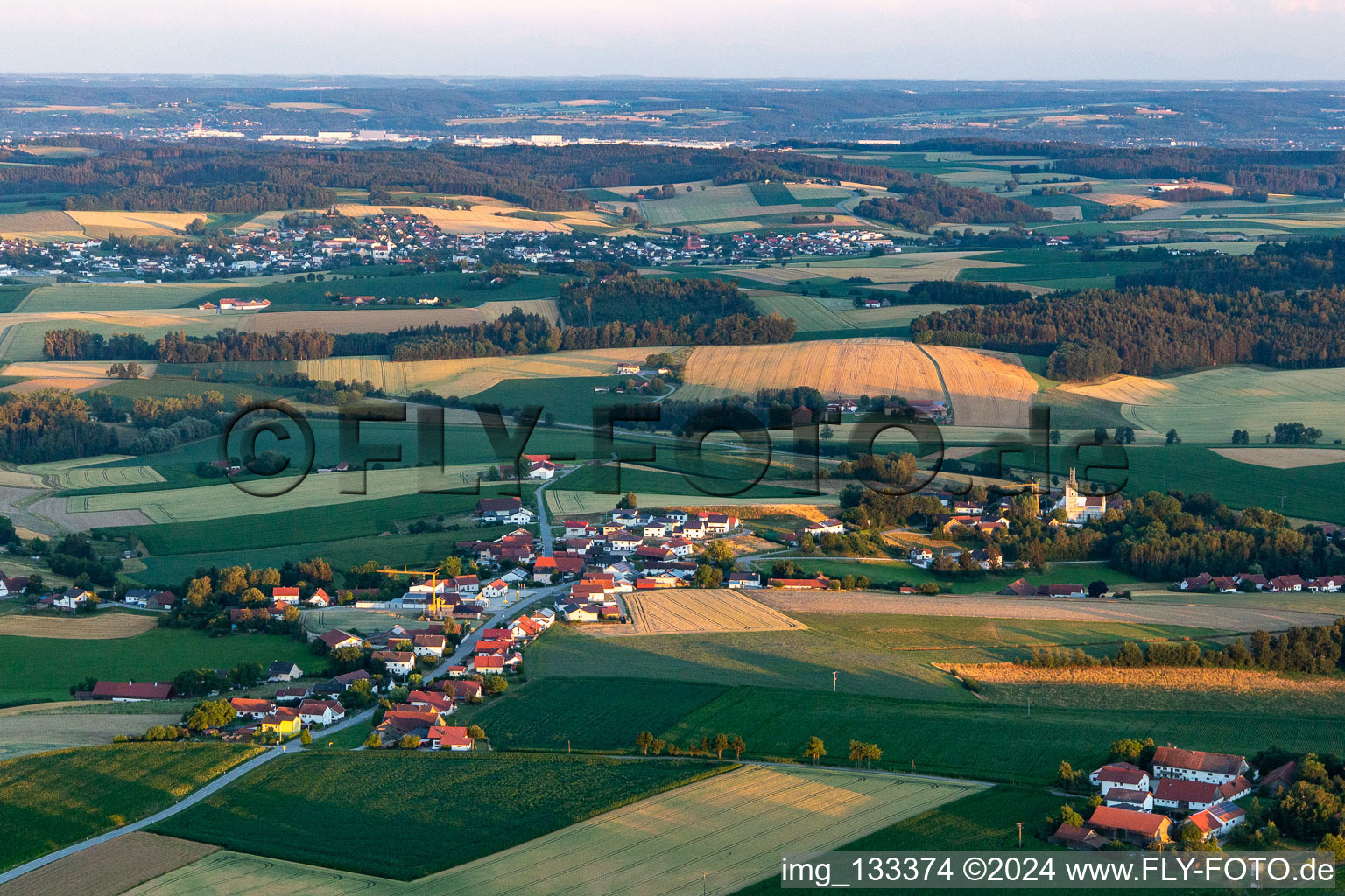 Vue aérienne de Le livre de Martin à le quartier Hadersbach in Geiselhöring dans le département Bavière, Allemagne