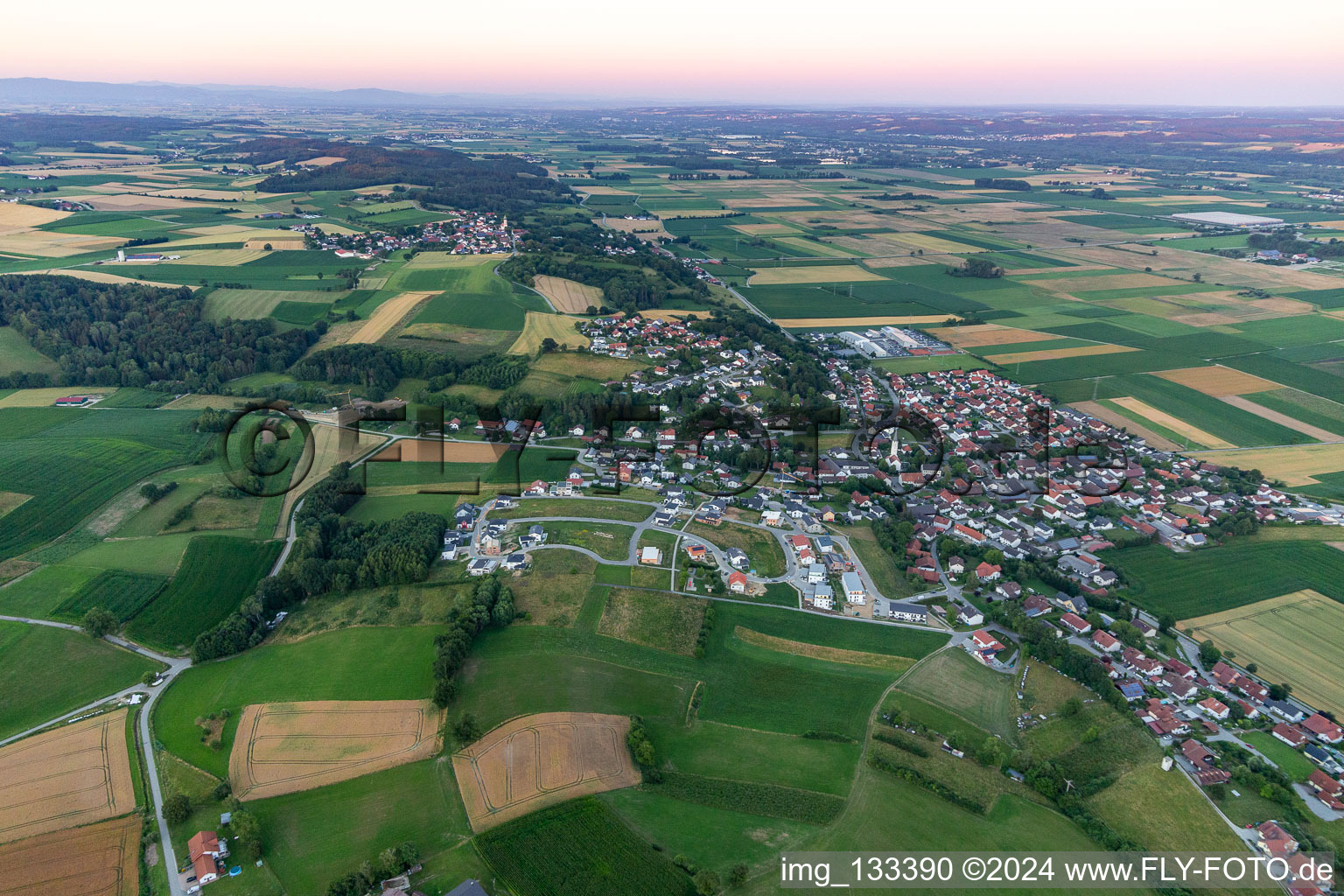 Vue oblique de Moosthenning dans le département Bavière, Allemagne