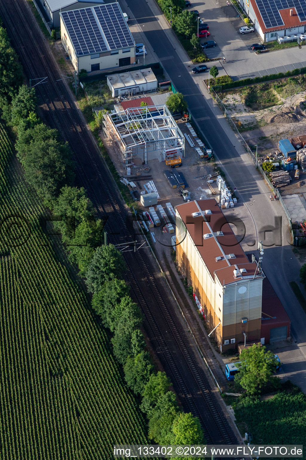 Vue aérienne de Raiffeisen Warenhandelsgesellschaft Südpfalz mbH à Rheinzabern dans le département Rhénanie-Palatinat, Allemagne