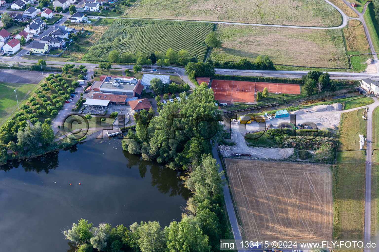 Vue aérienne de TC 1983 eV Leimersheim à Leimersheim dans le département Rhénanie-Palatinat, Allemagne