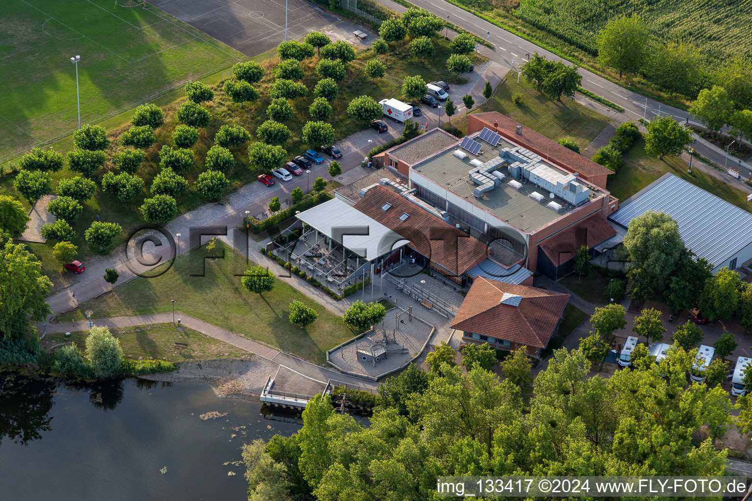 Vue aérienne de Restaurant Müller à Leimersheim dans le département Rhénanie-Palatinat, Allemagne