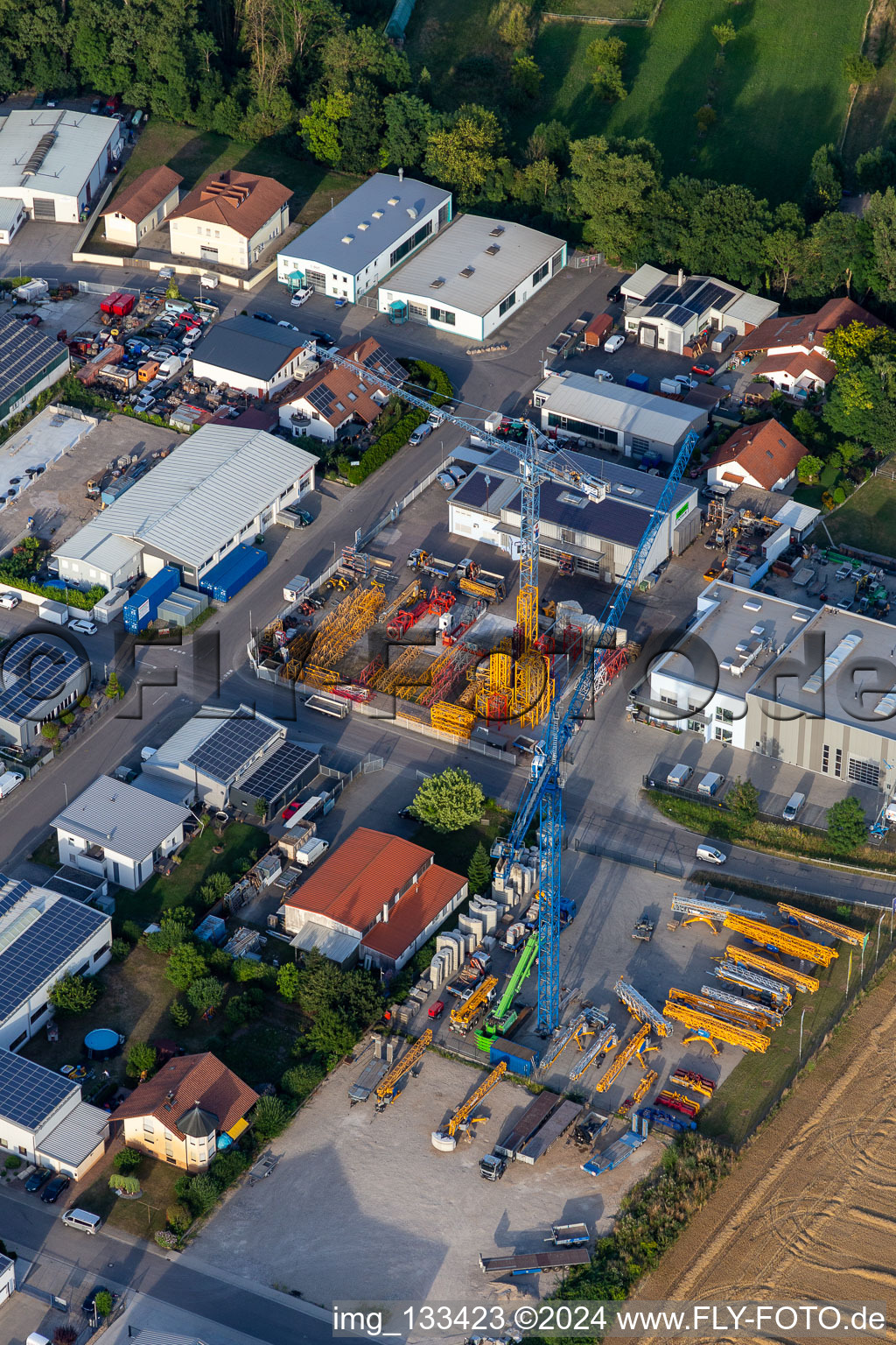 Vue aérienne de SCHWAB GmbH dans la zone industrielle Liedolsheim SW à le quartier Liedolsheim in Dettenheim dans le département Bade-Wurtemberg, Allemagne