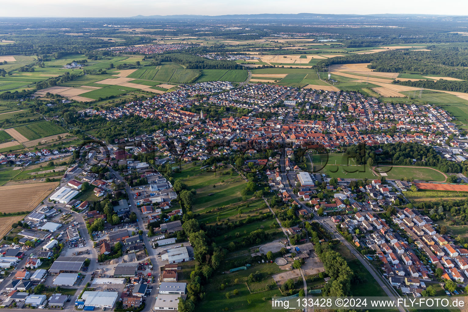 Quartier Liedolsheim in Dettenheim dans le département Bade-Wurtemberg, Allemagne depuis l'avion