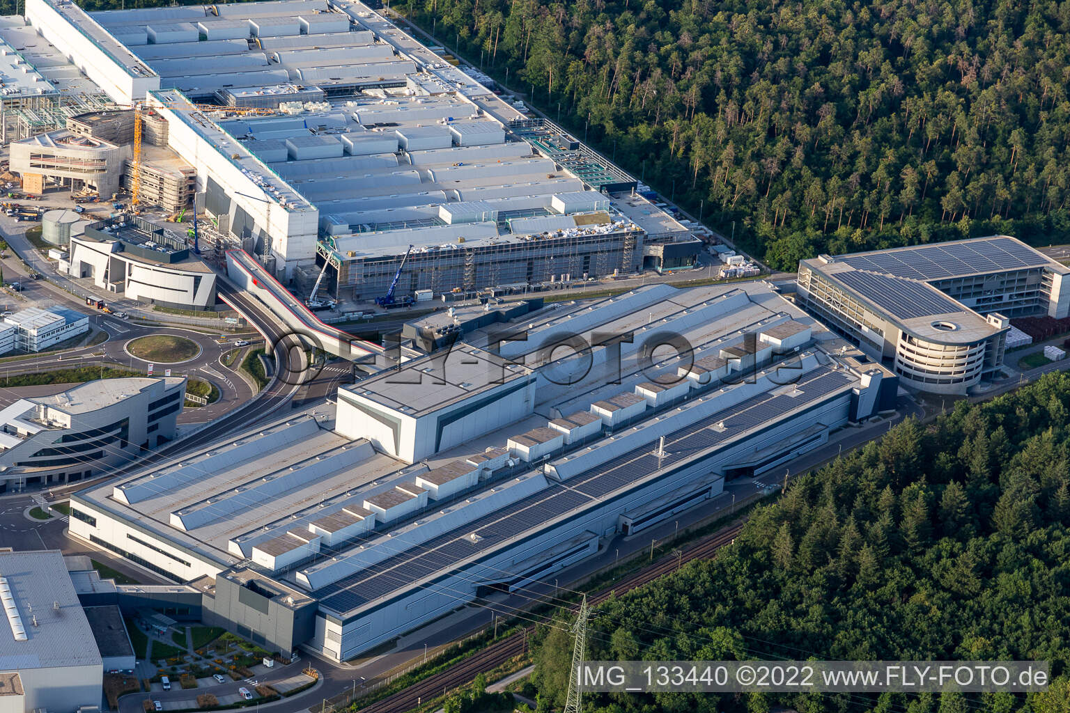 SEW-EURODRIVE GmbH & Co KG – usine de fabrication et mécanique/mécatronique SCC à le quartier Graben in Graben-Neudorf dans le département Bade-Wurtemberg, Allemagne d'en haut