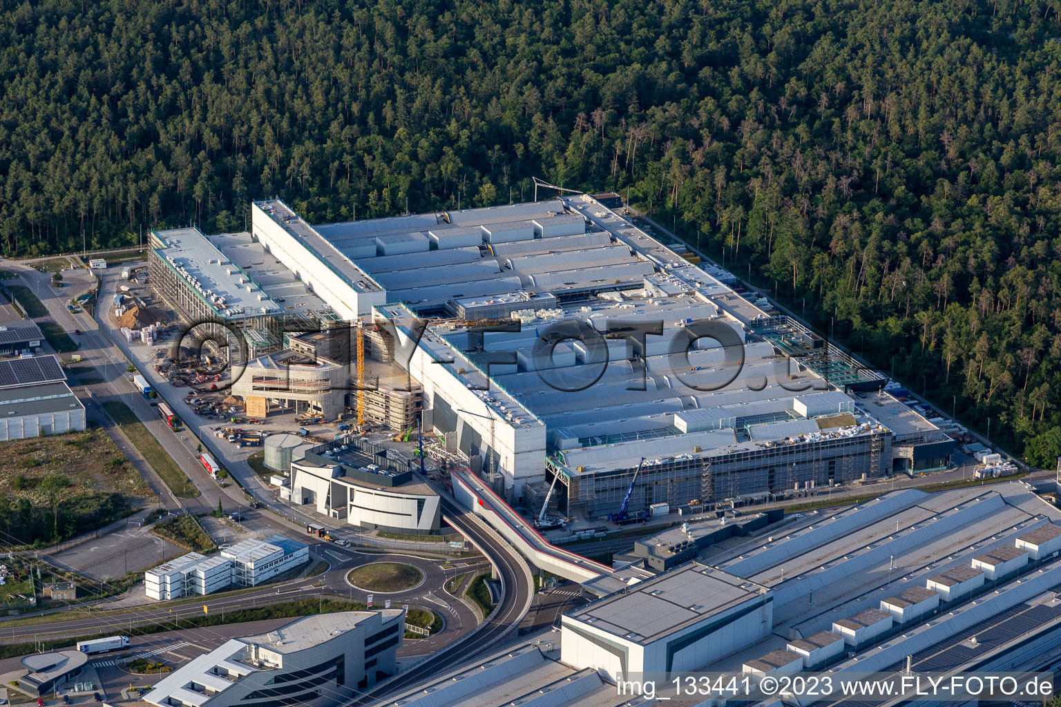 SEW-EURODRIVE GmbH & Co KG – usine de fabrication et mécanique/mécatronique SCC à le quartier Graben in Graben-Neudorf dans le département Bade-Wurtemberg, Allemagne hors des airs