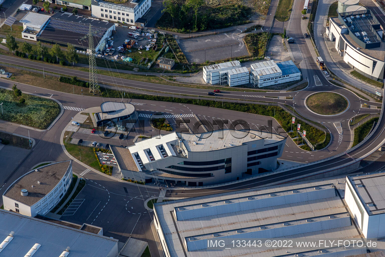 SEW-EURODRIVE GmbH & Co KG – usine de fabrication et mécanique/mécatronique SCC à le quartier Graben in Graben-Neudorf dans le département Bade-Wurtemberg, Allemagne depuis l'avion