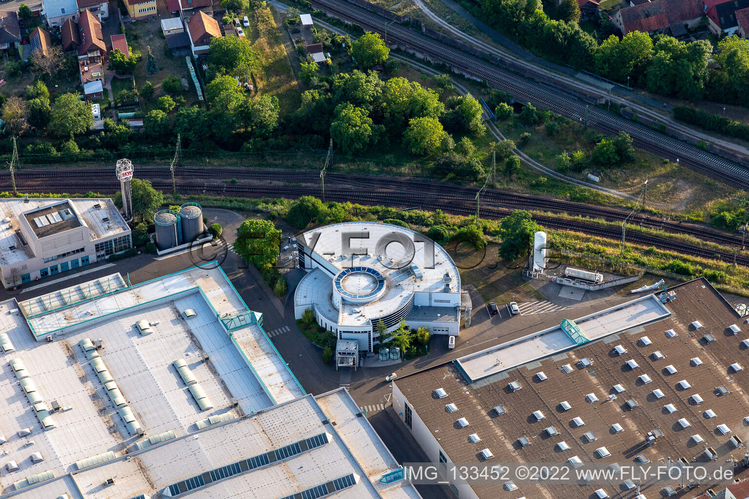 SEW-EURODRIVE GmbH & Co KG – usine de fabrication et mécanique/mécatronique SCC à le quartier Graben in Graben-Neudorf dans le département Bade-Wurtemberg, Allemagne d'un drone